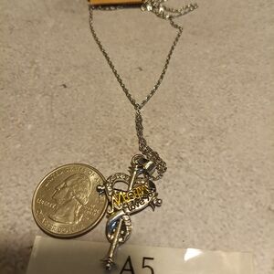 Silver 'Mom' Heart Pendant Necklace